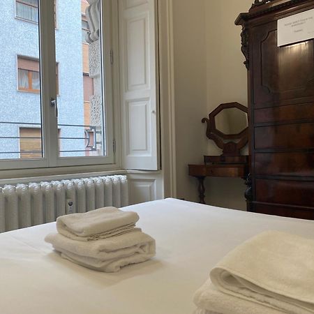 Hl Apartment - Sant'Ambrogio, Duomo Milan Luaran gambar